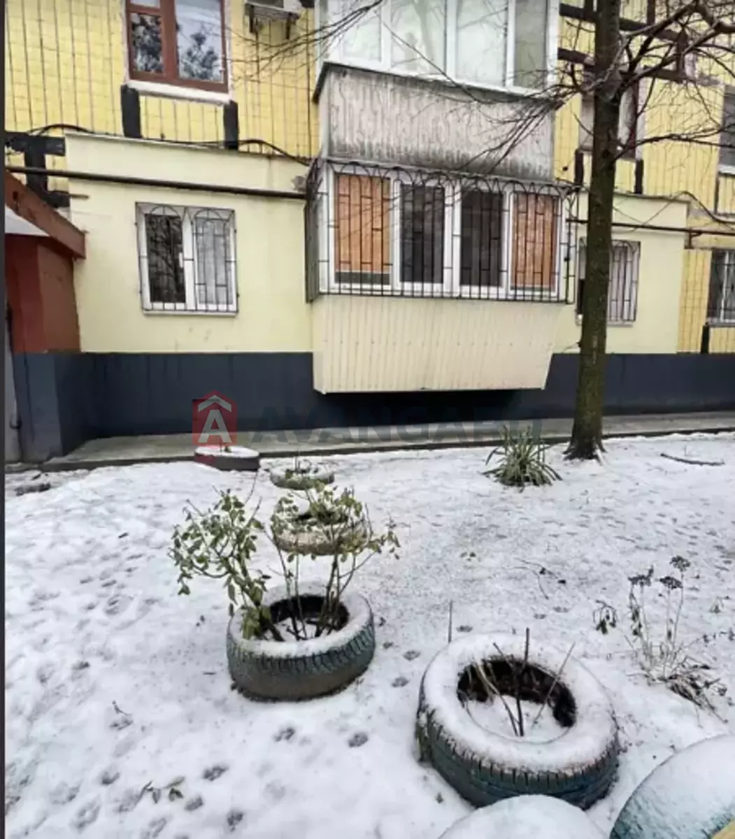 4 ����. ��������, 77/49/7 ��. �., 1/9 ���� ���� 14