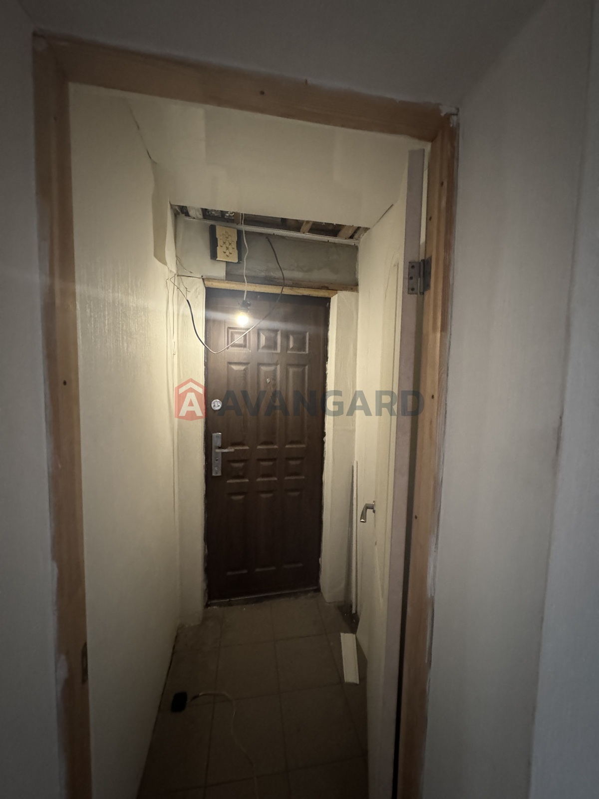 1 ��. ��������, 32,8/14,8/8,6 ��. �., 3/5 ������ ���� 4