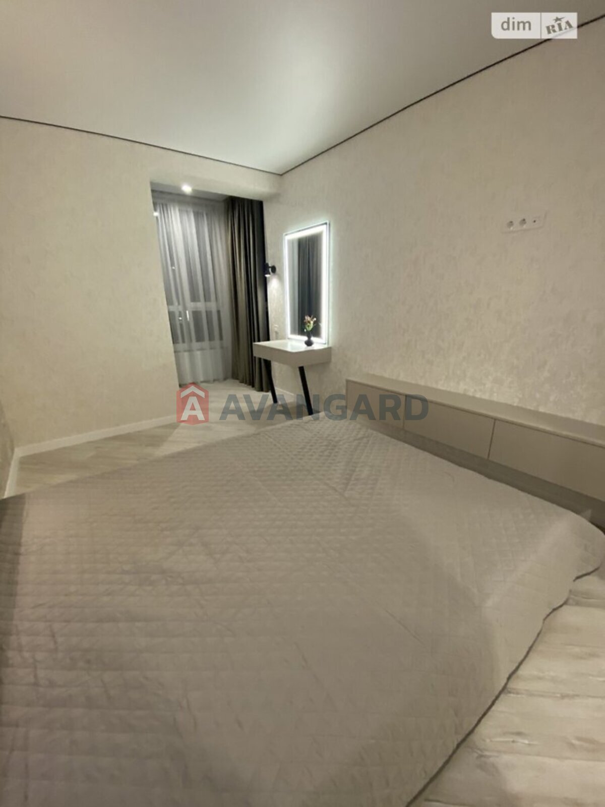 1 ����. ��������, 40/-/11.5 ��. �., 7/11 ���� ���� 21