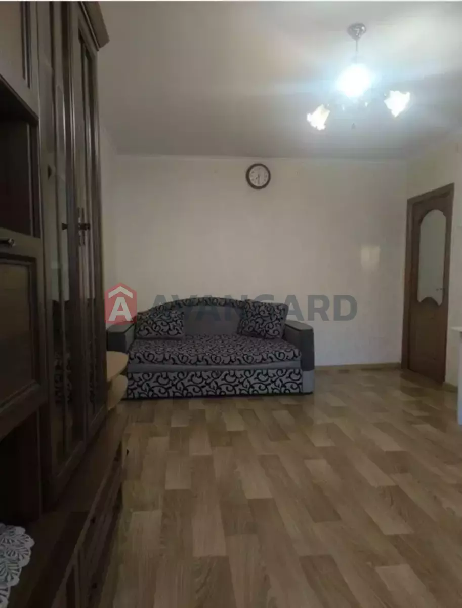 1 ��. ��������, 40/-/9 ��. �., 8/9 ������ ���� 9