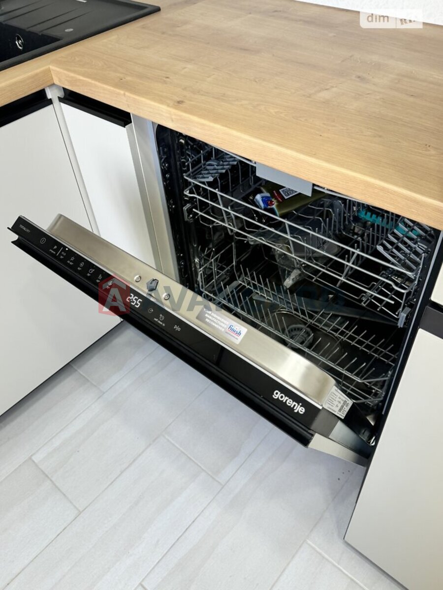 3 ��. ��������, 80/-/- ��. �., 6/9 ������ ���� 3