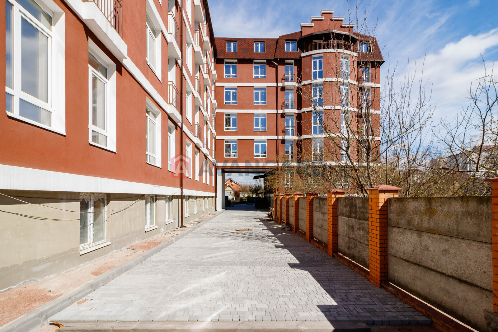 1 ��. ��������, 37/12,5/10.5 ��. �., 5/6 ������ ���� 3