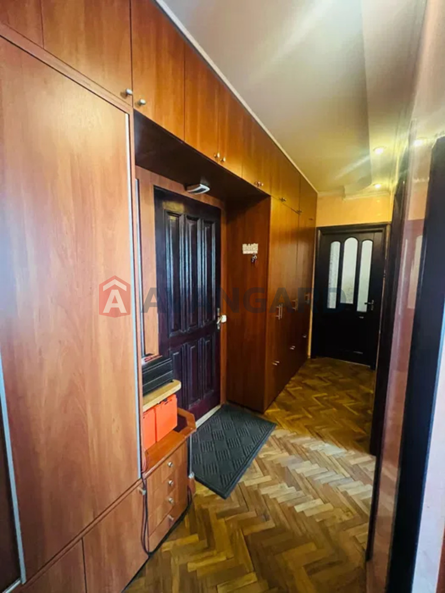 2 . , 49/-/8 . ., 5/9   4