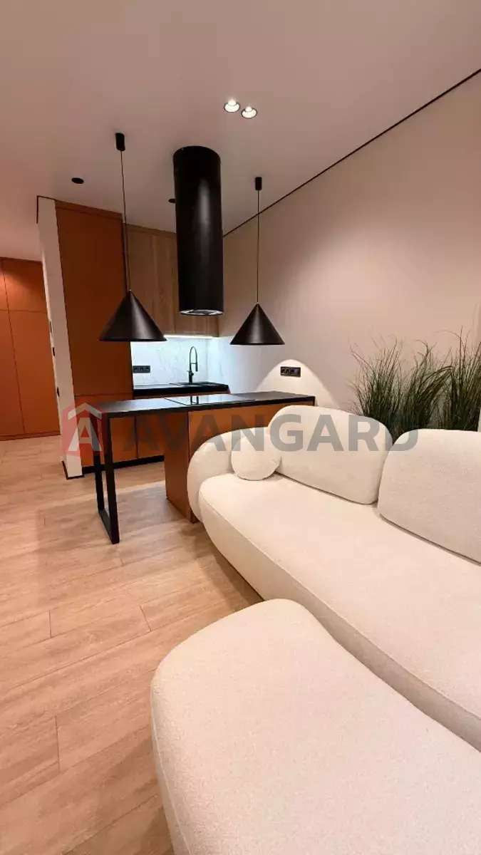 3 ��. ��������, 60/-/- ��. �., 8/24 ������ ���� 4