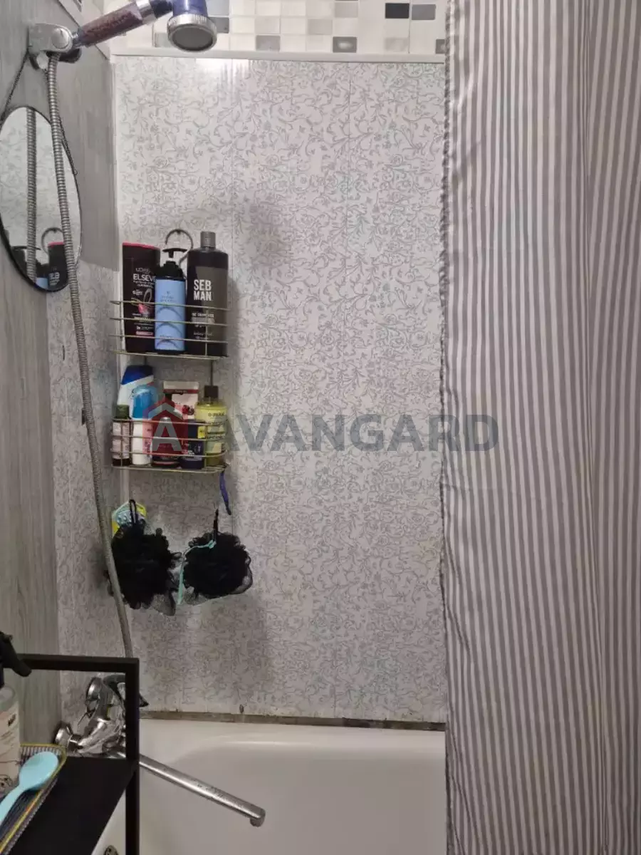 3 ����. ��������, 60/37/12 ��. �., 2/2 ���� ���� 8