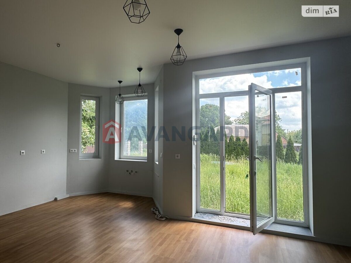 5 ��. ��������, 215/86/13 ��. �., 1/2 ������ ���� 10