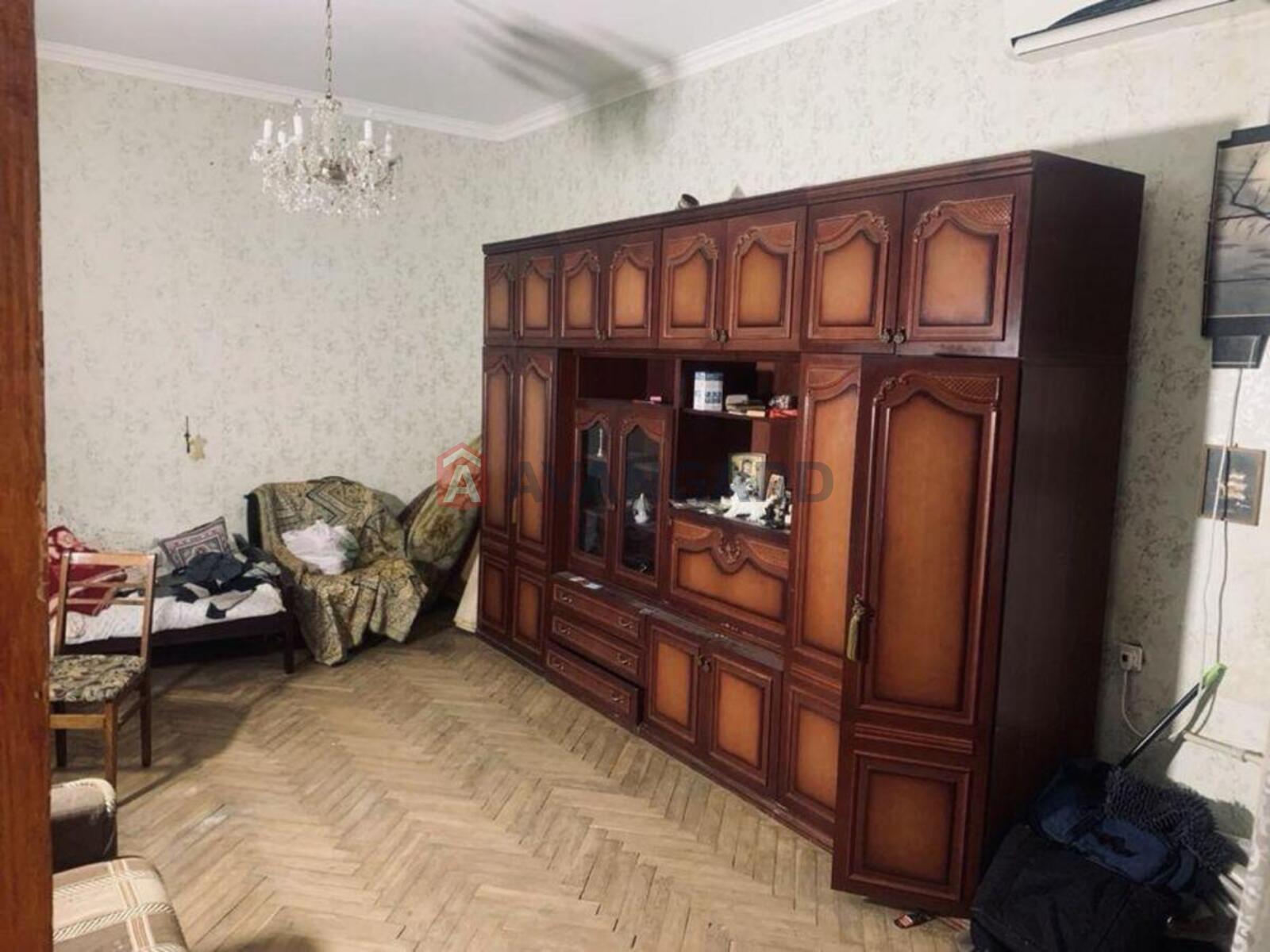 1 ��. ��������, 49/-/11 ��. �., 3/4 ������ ���� 1