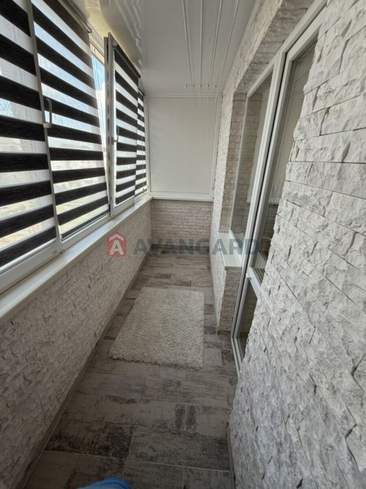 3 ����. ��������, 105/-/18 ��. �., 4/5 ���� ���� 5