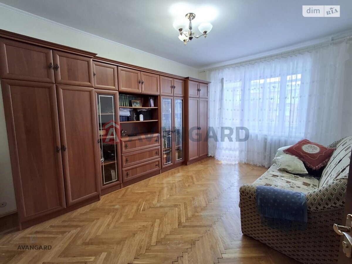 3 ����. ��������, 75/52/8 ��. �., 2/5 ���� ���� 8