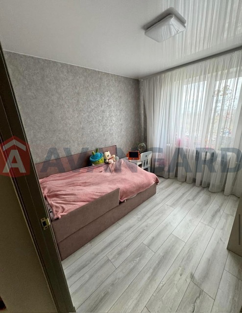 3 ��. ��������, 64/-/8 ��. �., 10/10 ������ ���� 9