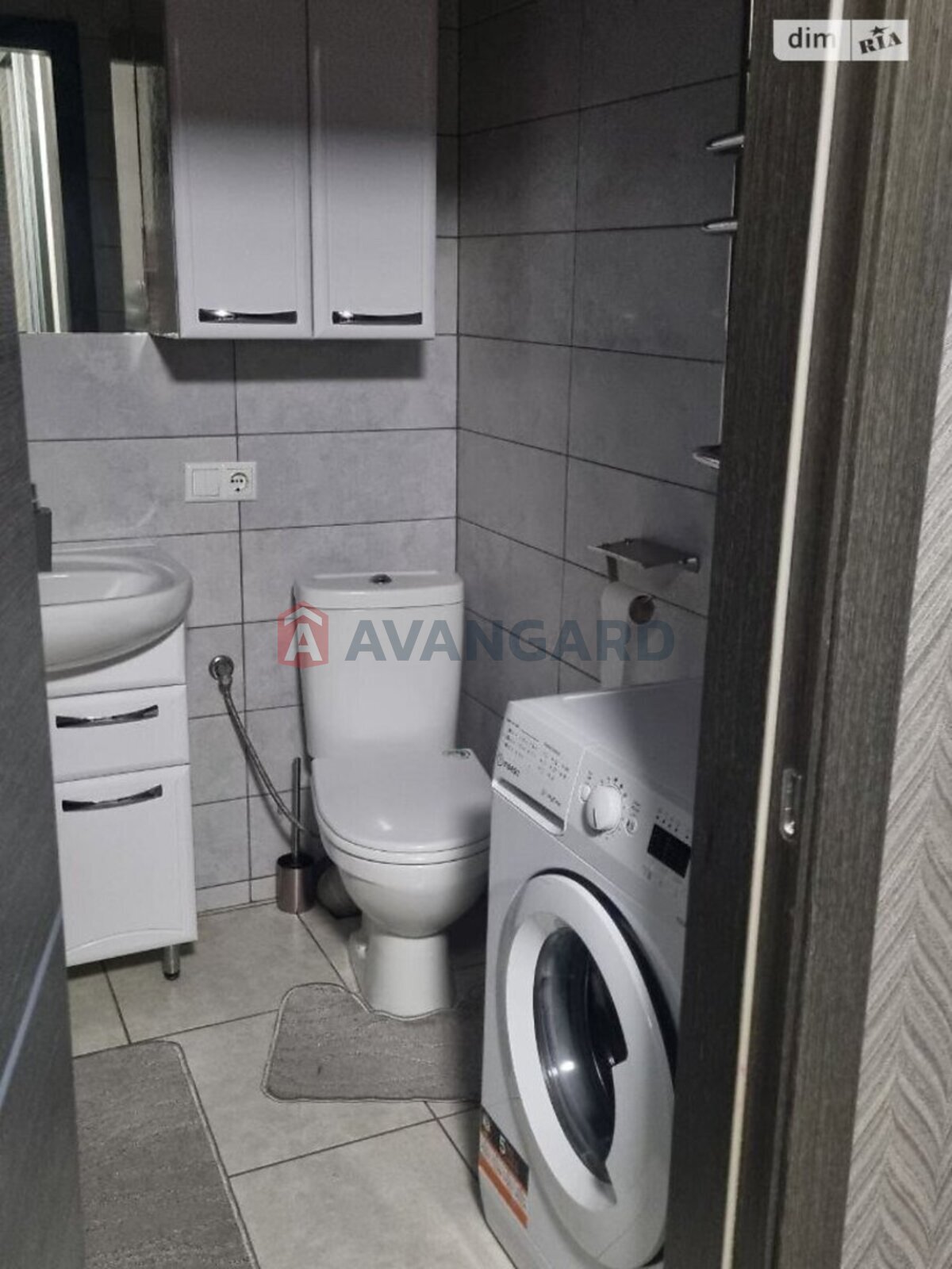 1 ��. ��������, 41/15/10 ��. �., 9/10 ������ ���� 14