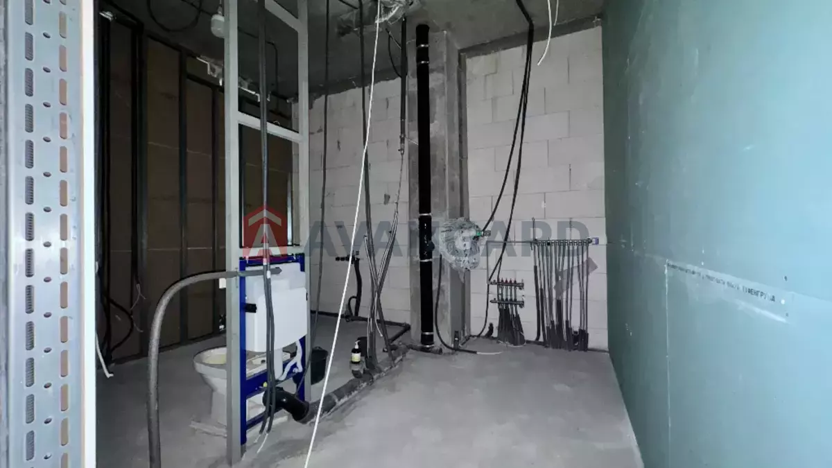 3 ��. ��������, 100/-/- ��. �., 2/5 ������ ���� 9