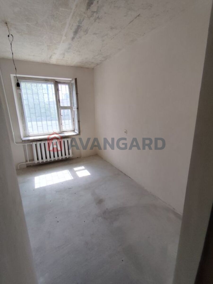 3 ��. ��������, 65/-/8 ��. �., 2/9 ������ ���� 15