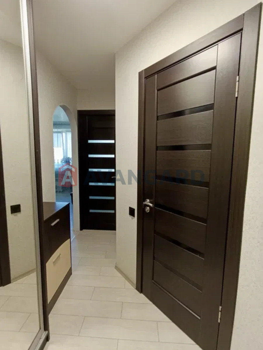 1 ��. ��������, 33/-/8 ��. �., 5/5 ������ ���� 6