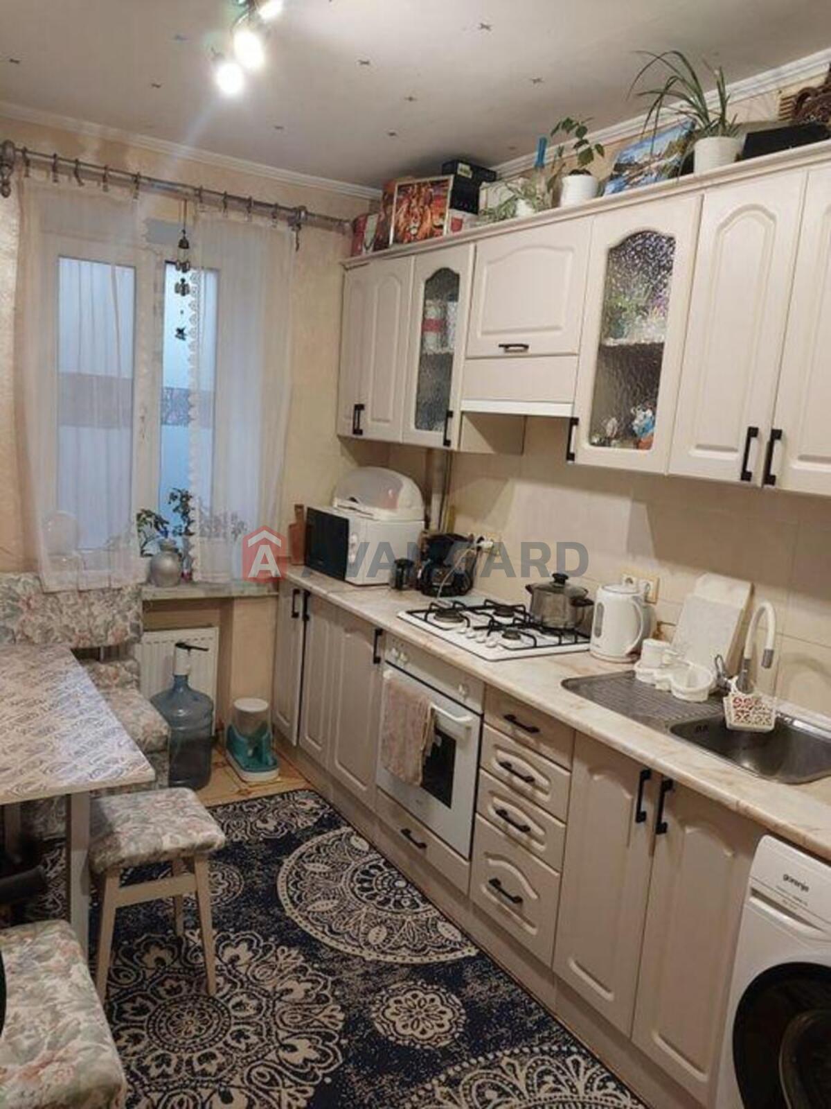 3 ��. ��������, 65/-/11 ��. �., 2/9 ������ ���� 1