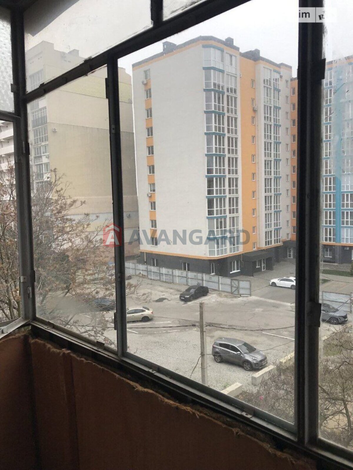 1 ��. ��������, 30/17/5 ��. �., 4/5 ������ ���� 8