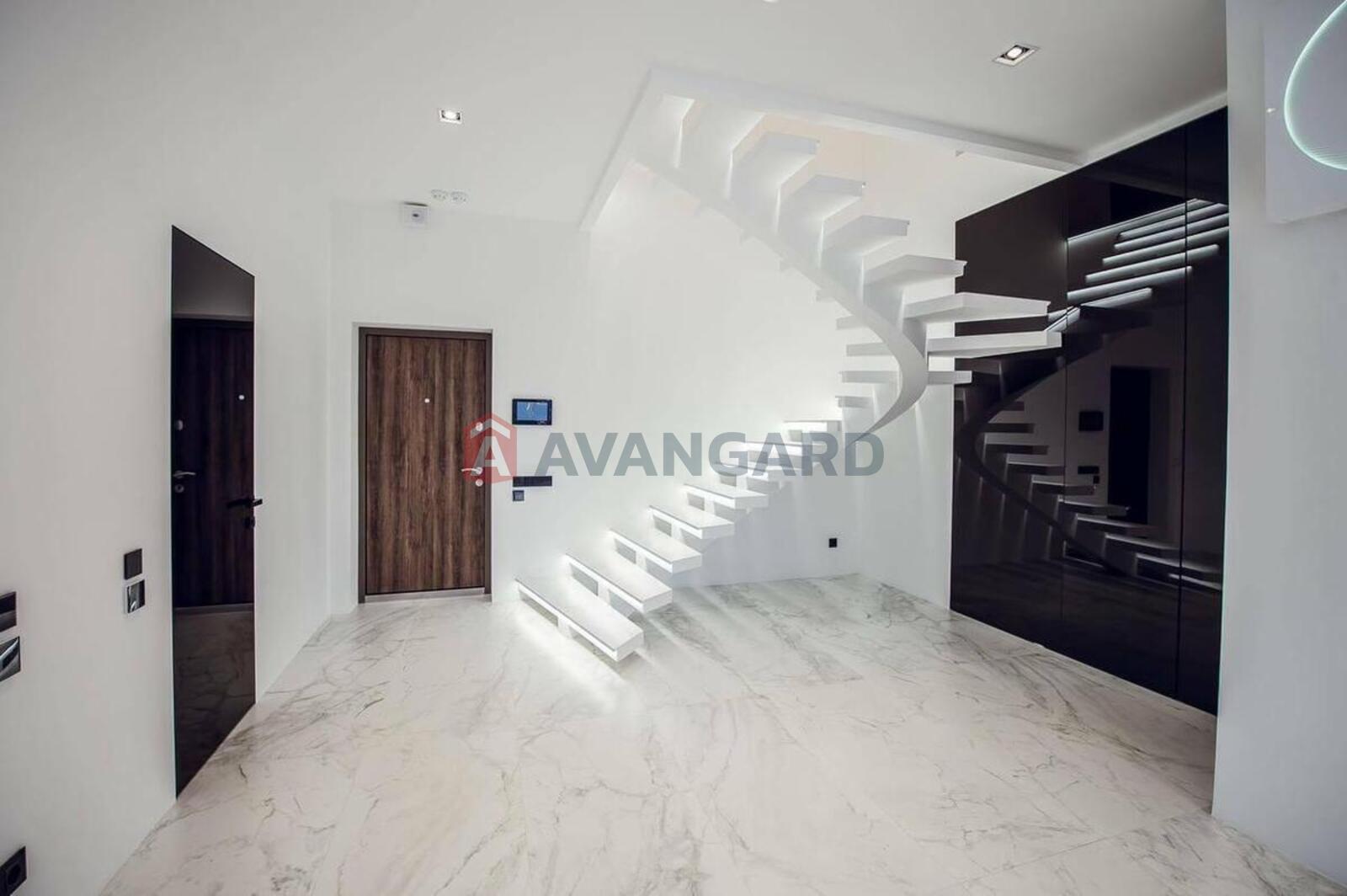 4 ��. ��������, 182/95/40 ��. �., 29/30 ������ ���� 5