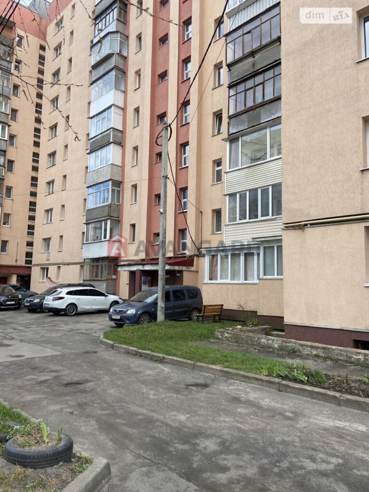 3 ��. ��������, 61/35/10 ��. �., 4/10 ������ ���� 2