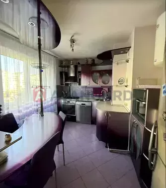 3 ��. ��������, 79/67/12 ��. �., 4/9 ������ ���� 13