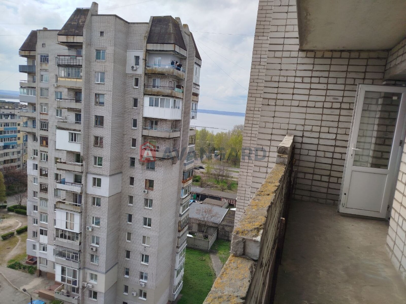 3 ��. ��������, 65/-/9 ��. �., 12/14 ������ ���� 1