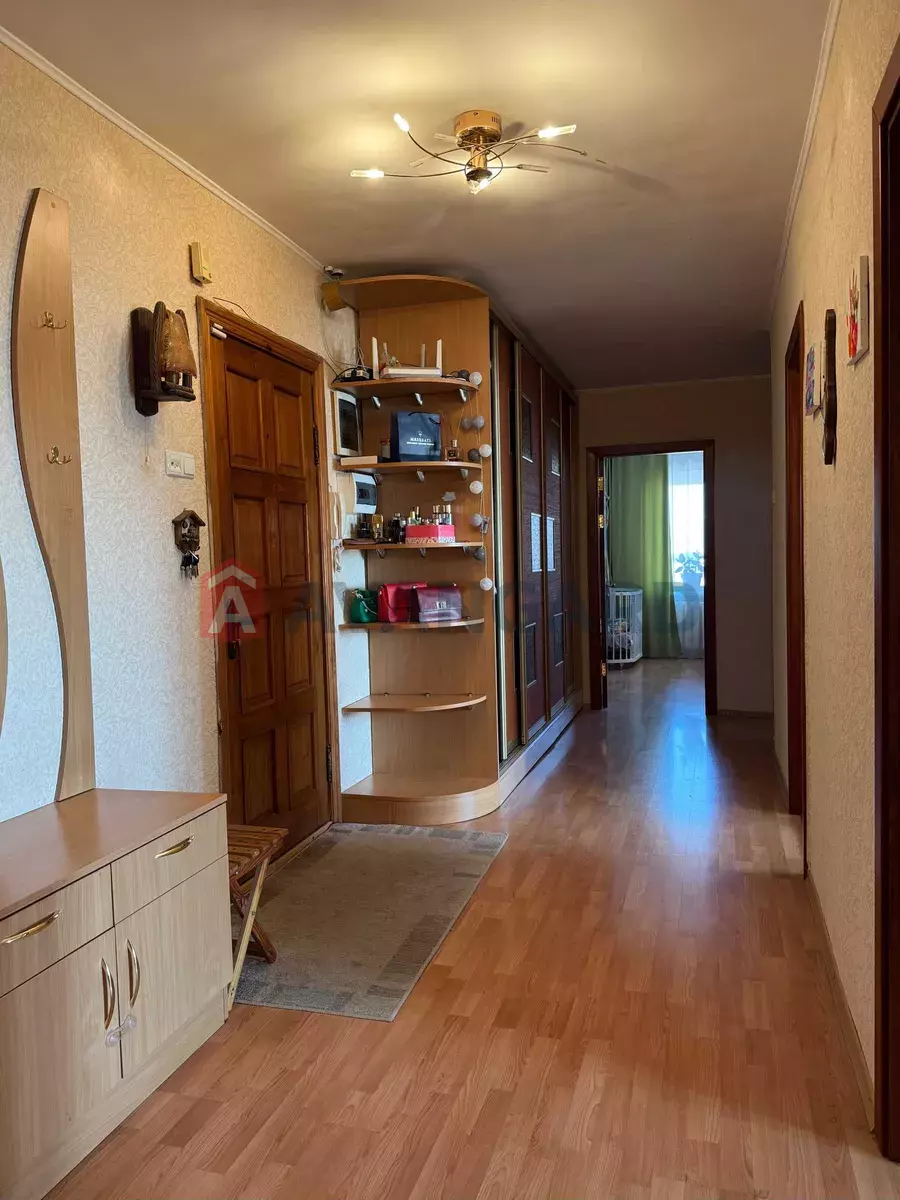 4 ��. ��������, 92/-/12 ��. �., 8/11 ������ ���� 3