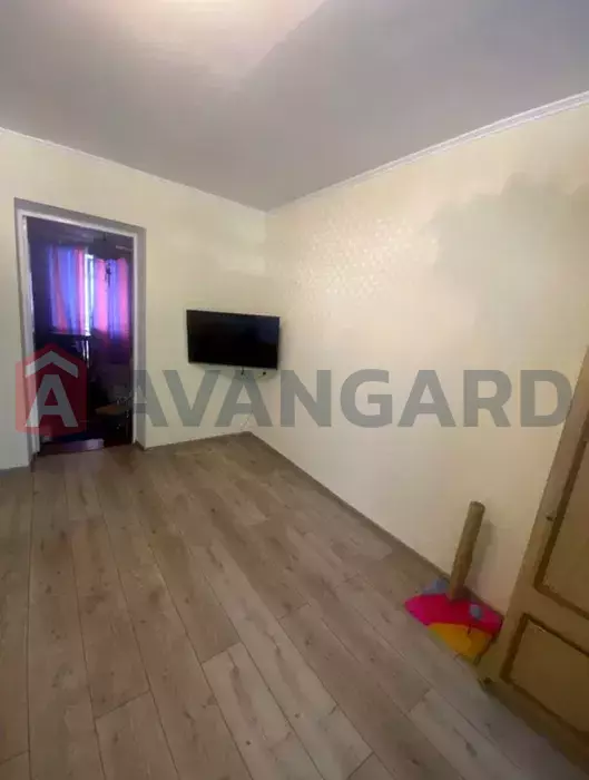 3 ��. ��������, 58/-/7 ��. �., 2/9 ������ ���� 18