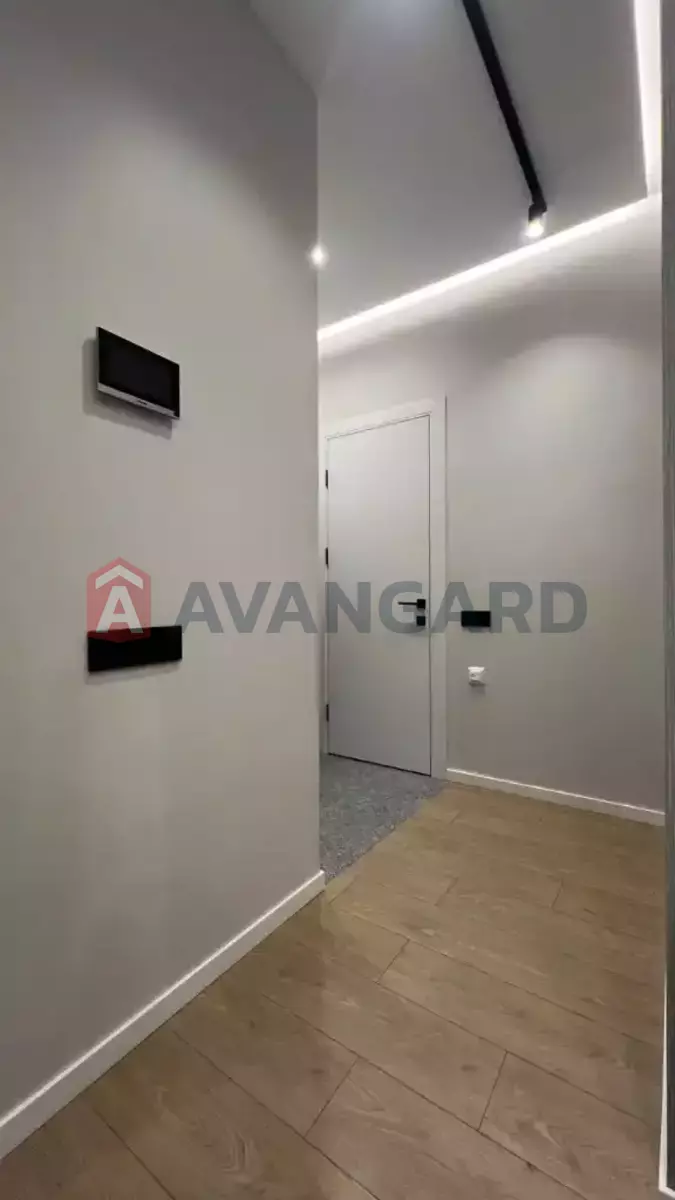 1 ��. ��������, 42/14/14 ��. �., 6/12 ������ ���� 9