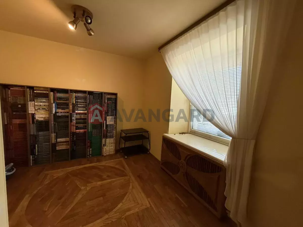 3 ��. ��������, 76/-/20 ��. �., 6/14 ������ ���� 23