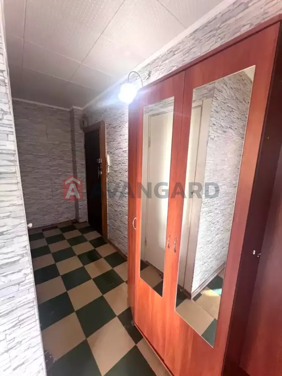 1 ��. ��������, 33/17/5 ��. �., 3/5 ������ ���� 3