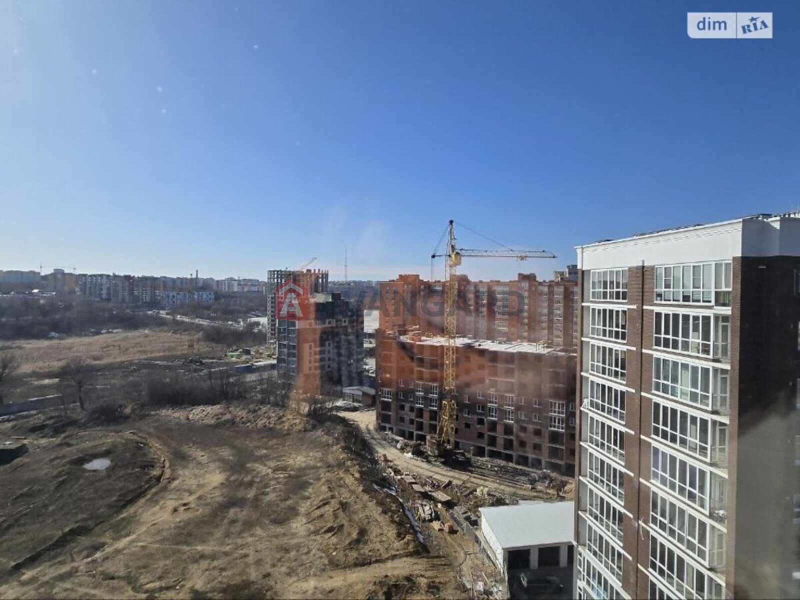 3 ��. ��������, 83/47/17 ��. �., 8/10 ������ ���� 14