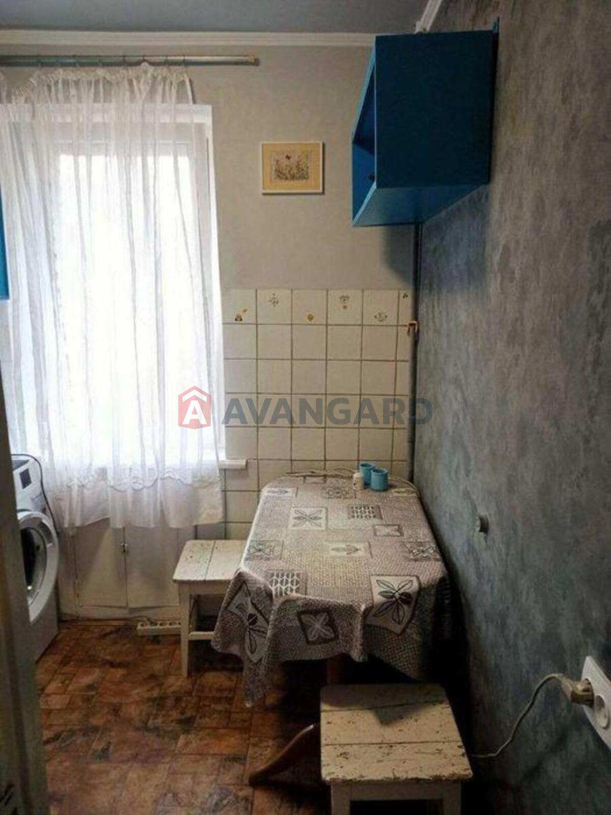 1 ����. ��������, 27/-/4 ��. �., 7/9 ���� ���� 7