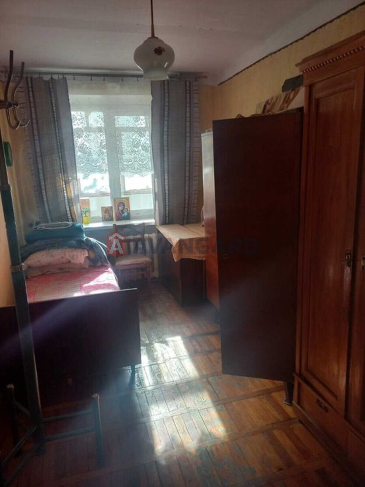 3 ��. ��������, 53/-/9 ��. �., 2/9 ������ ���� 10