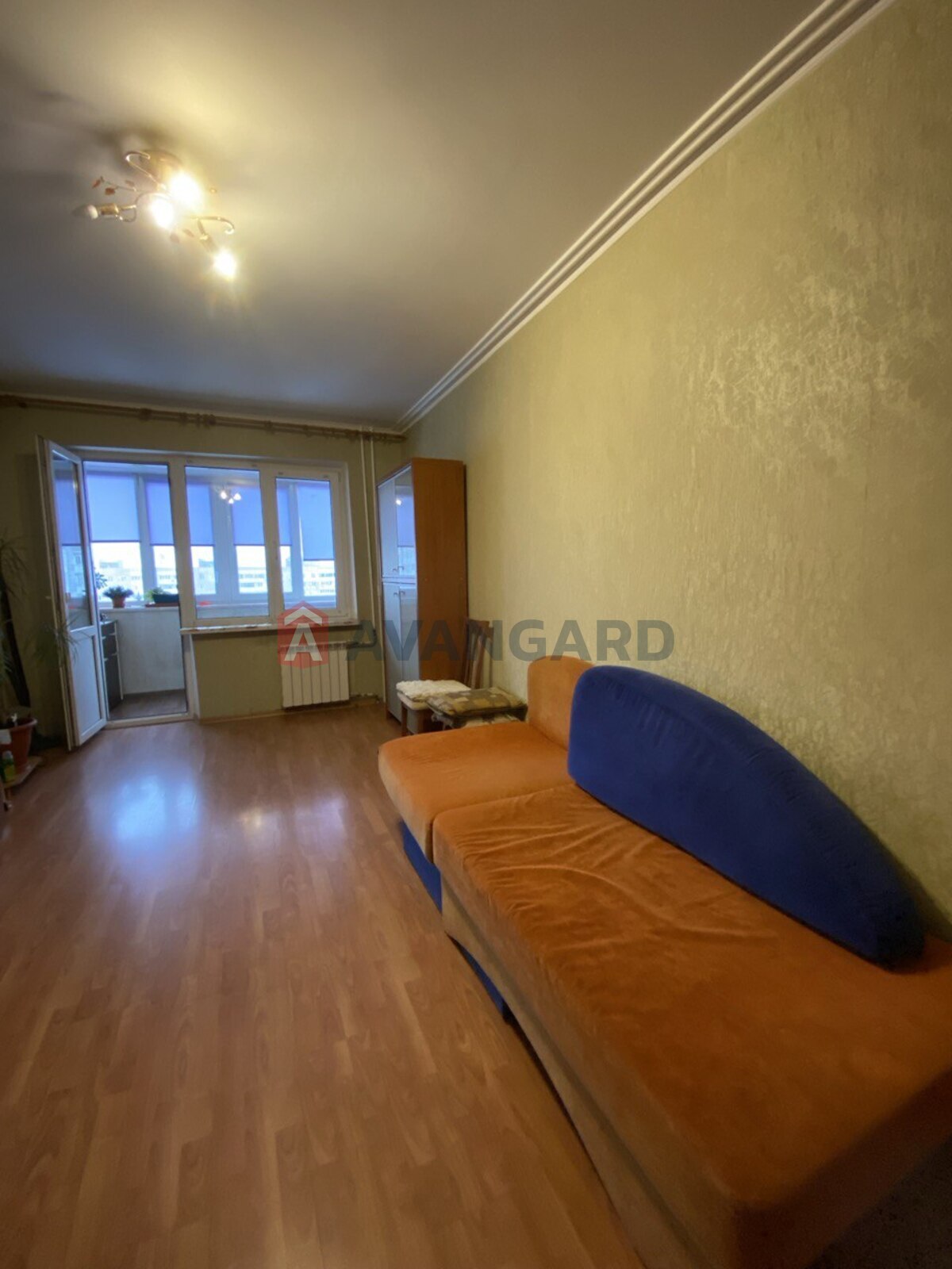 3 ����. ��������, 69/-/8 ��. �., 9/10 ���� ���� 6