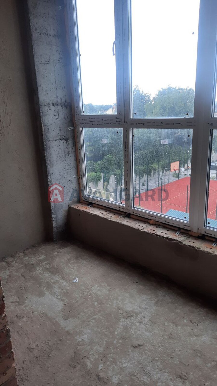 3 ����. ��������, 83/-/- ��. �., 2/8 ���� ���� 4