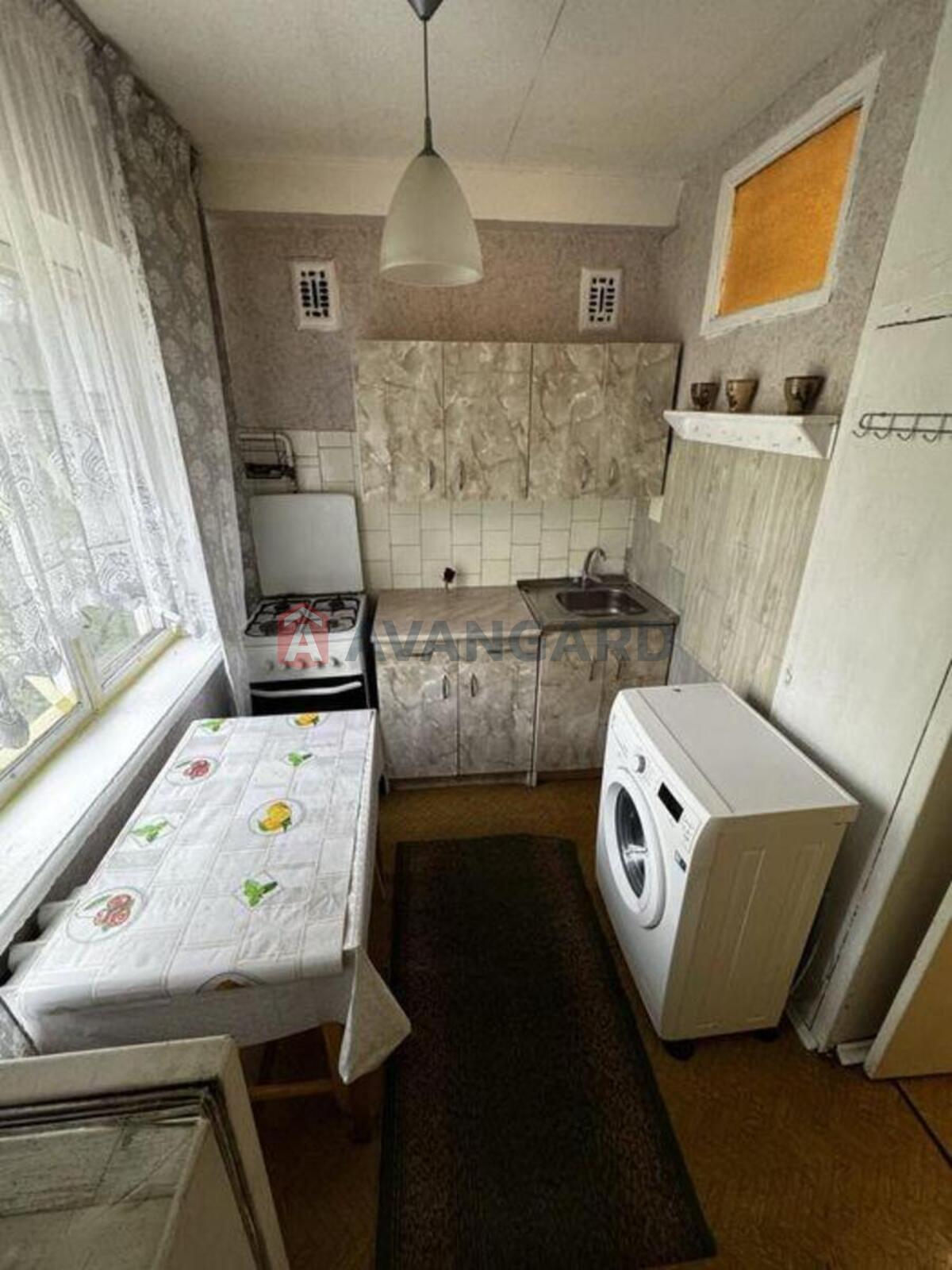 1 ��. ��������, 32/-/6 ��. �., 3/5 ������ ���� 6