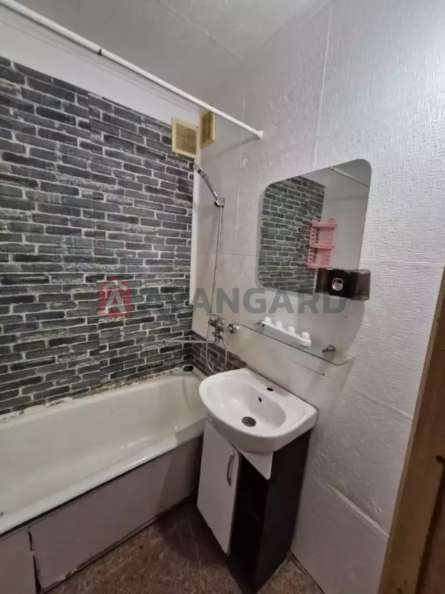 2 ��. ��������, 50/29/8 ��. �., 8/10 ������ ���� 15