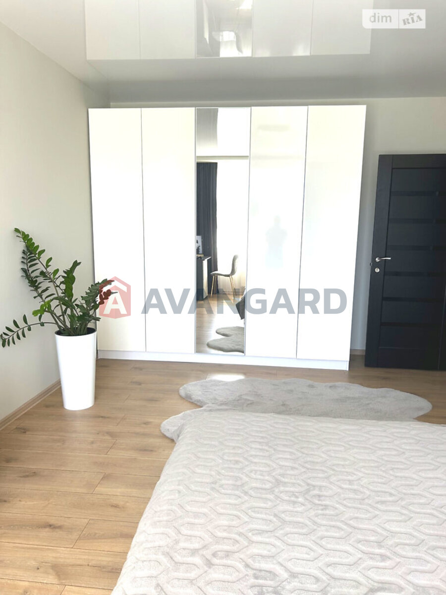 2 ��. ��������, 66/36/11 ��. �., 5/10 ������ ���� 4