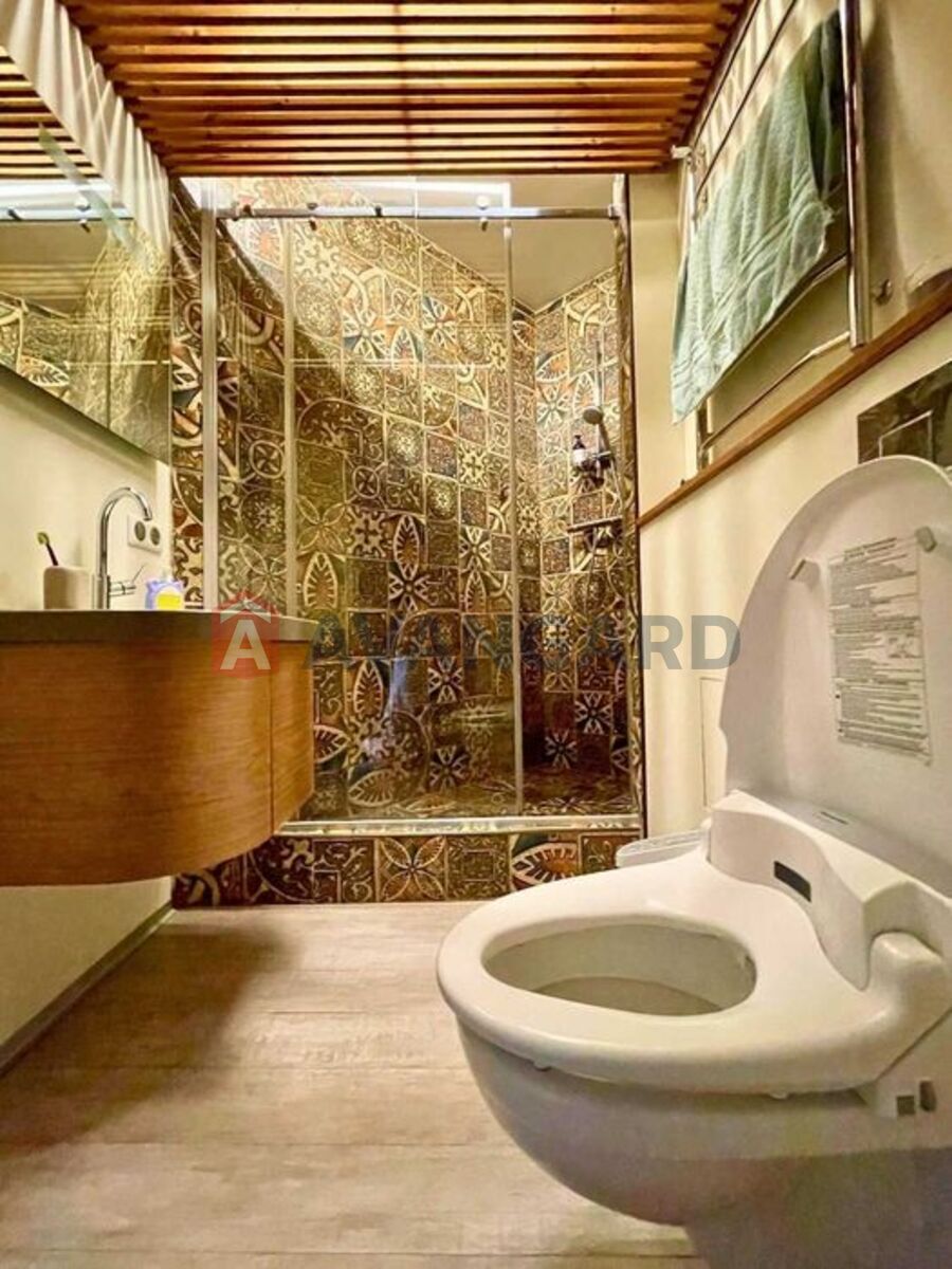 1 . , 43/-/20 . ., 8/23   6