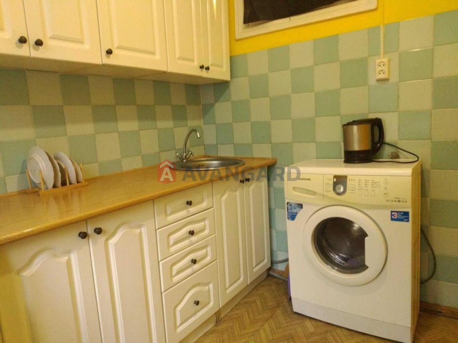 2 ��. ��������, 43/-/6 ��. �., 3/5 ������ ���� 3