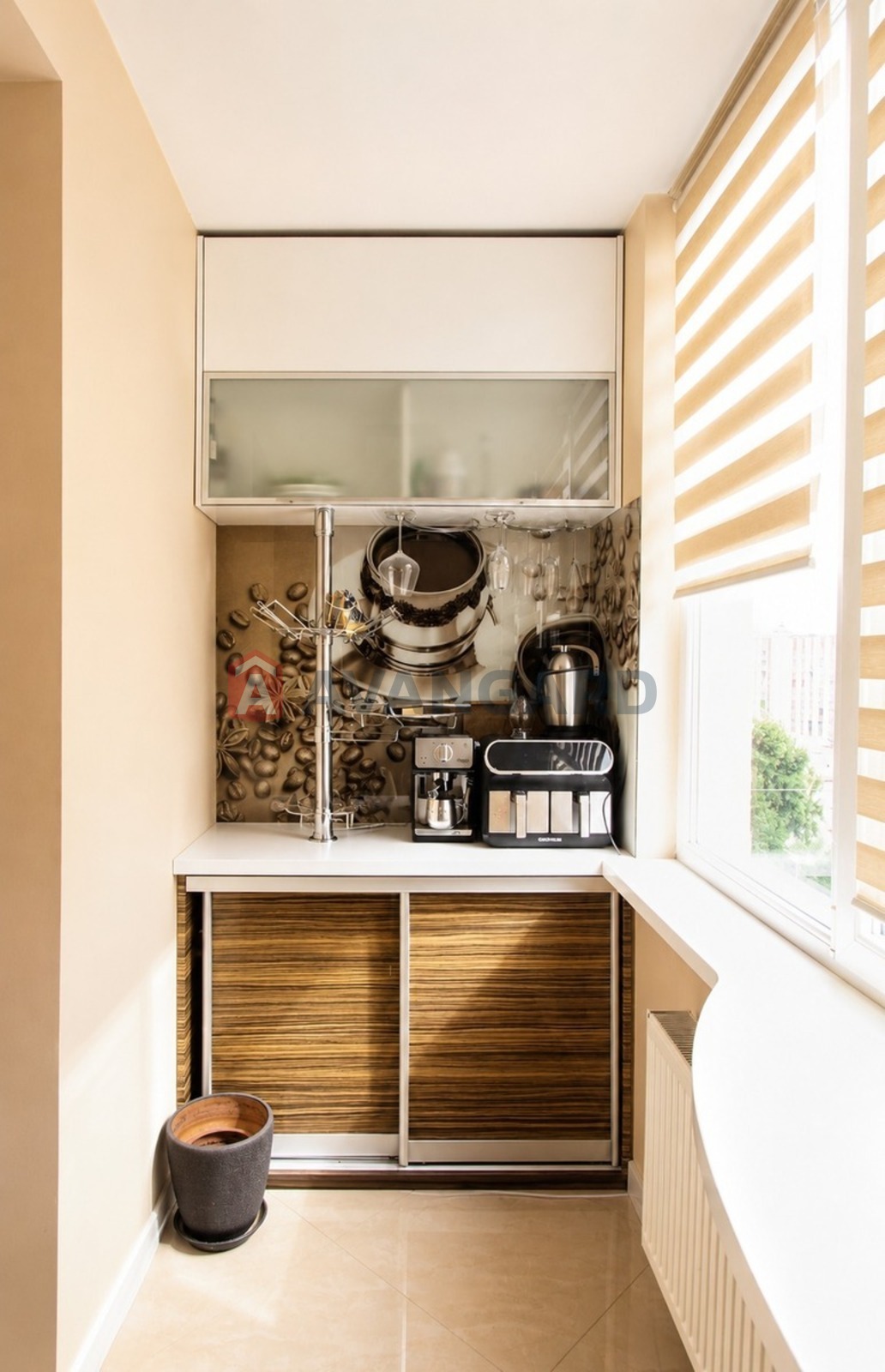 3 ��. ��������, 84/46/13 ��. �., 7/9 ������ ���� 10