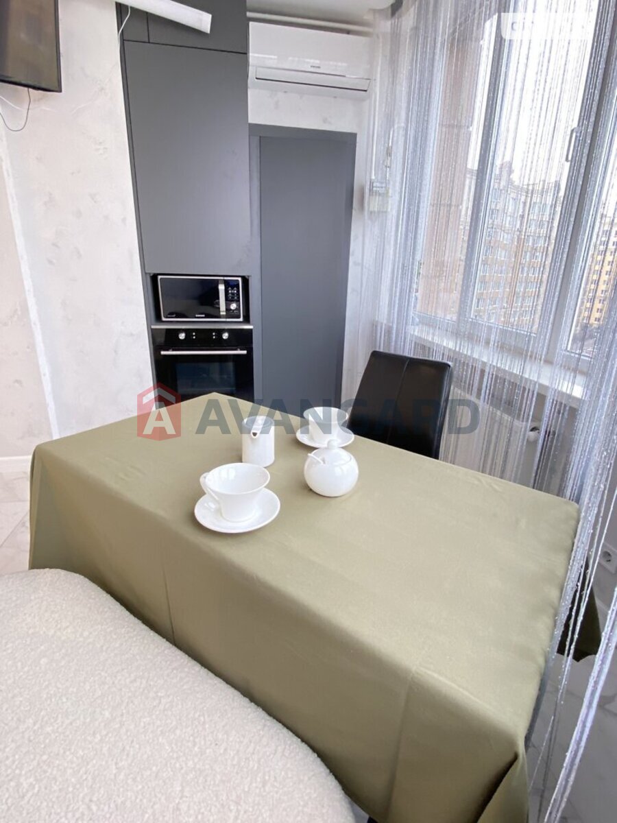 2 ��. ��������, 66/33/18 ��. �., 6/10 ������ ���� 9