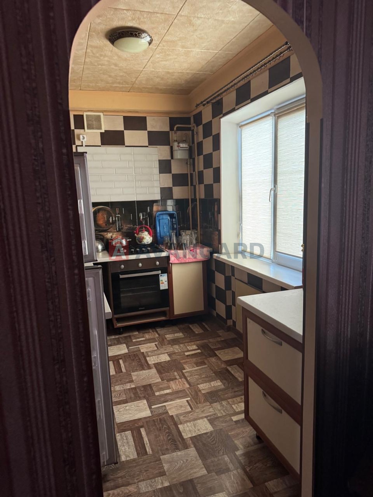 4 ��. ��������, 65,8/48/8 ��. �., 5/5 ������ ���� 9