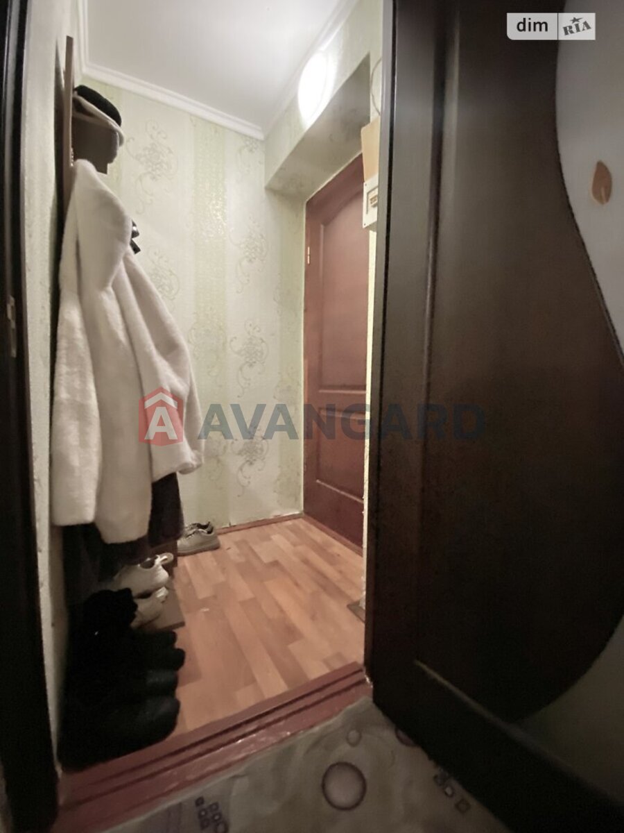 1 ��. ��������, 23/18/- ��. �., 3/5 ������ ���� 16