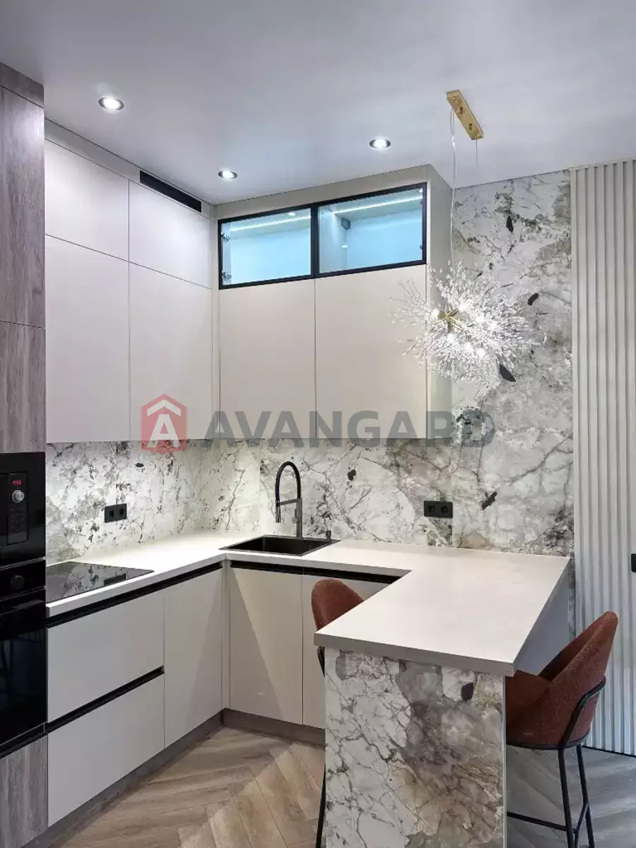 2 ����. ��������, 43/-/- ��. �., 8/10 ���� ���� 5