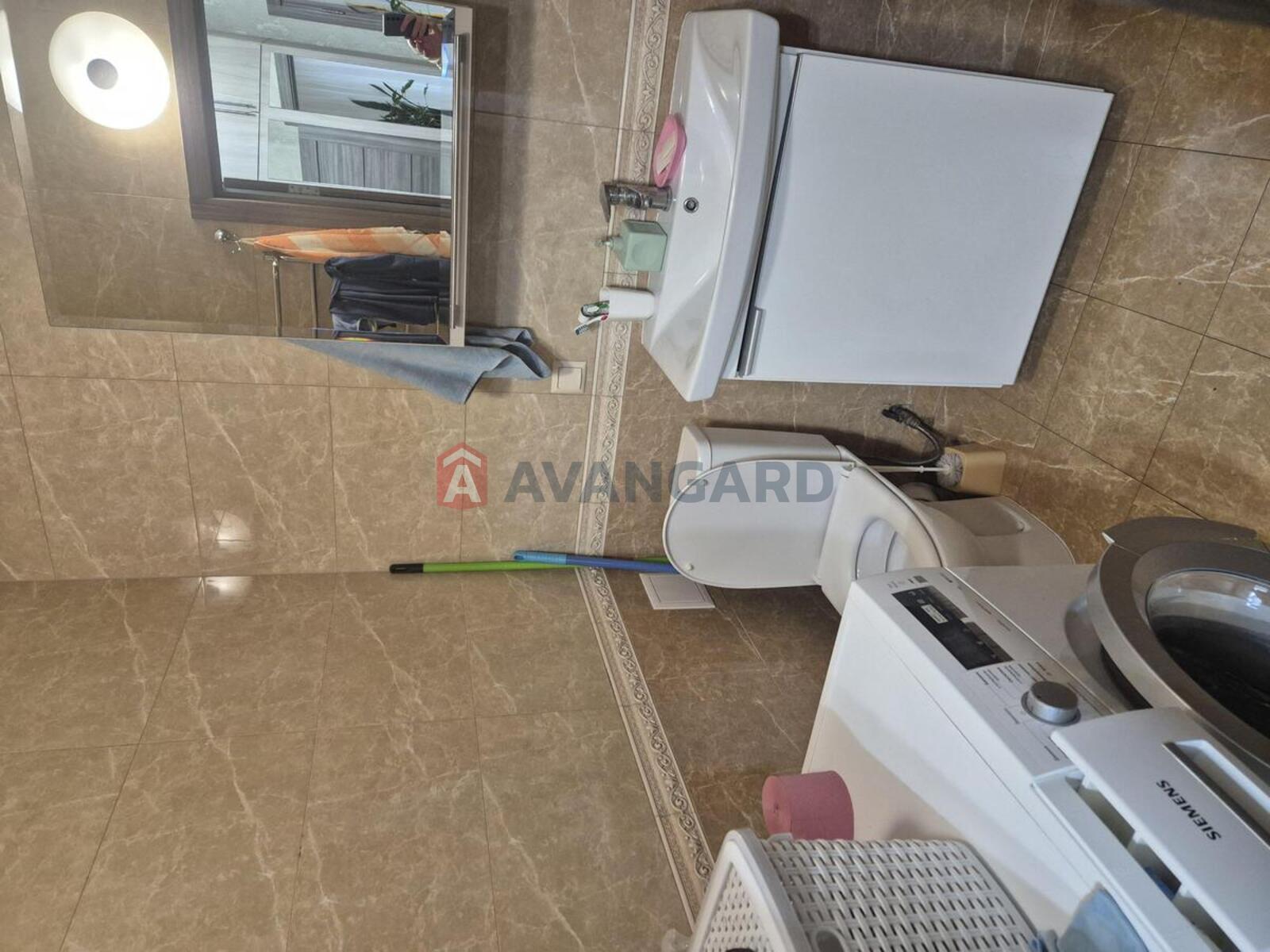 1 ��. ��������, -/-/- ��. �., 5/8 ������ ���� 12