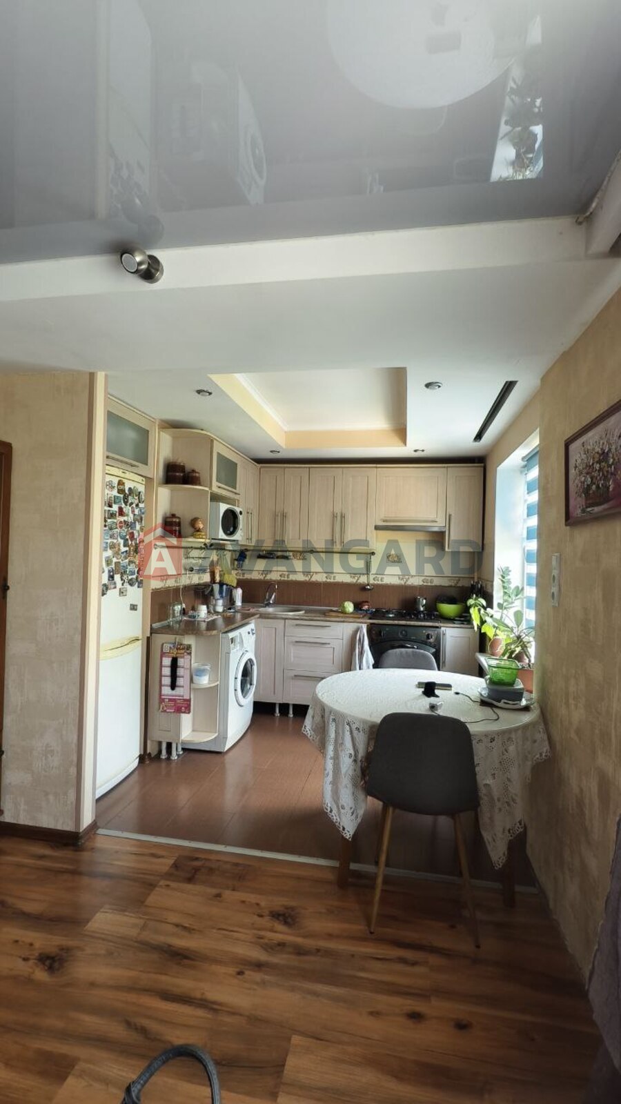 3 ��. ��������, 52/25/18 ��. �., 6/9 ������ ���� 2