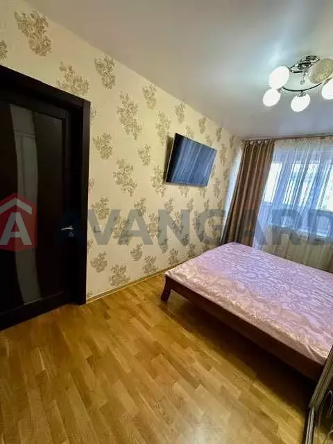 3 ��. ��������, 85/-/12 ��. �., 15/16 ������ ���� 7