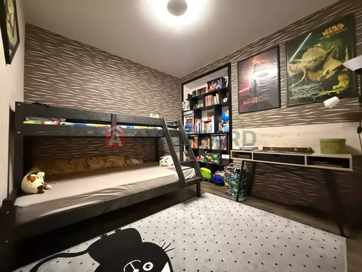 4 ��. ��������, 168/105/13 ��. �., 7/10 ������ ���� 23