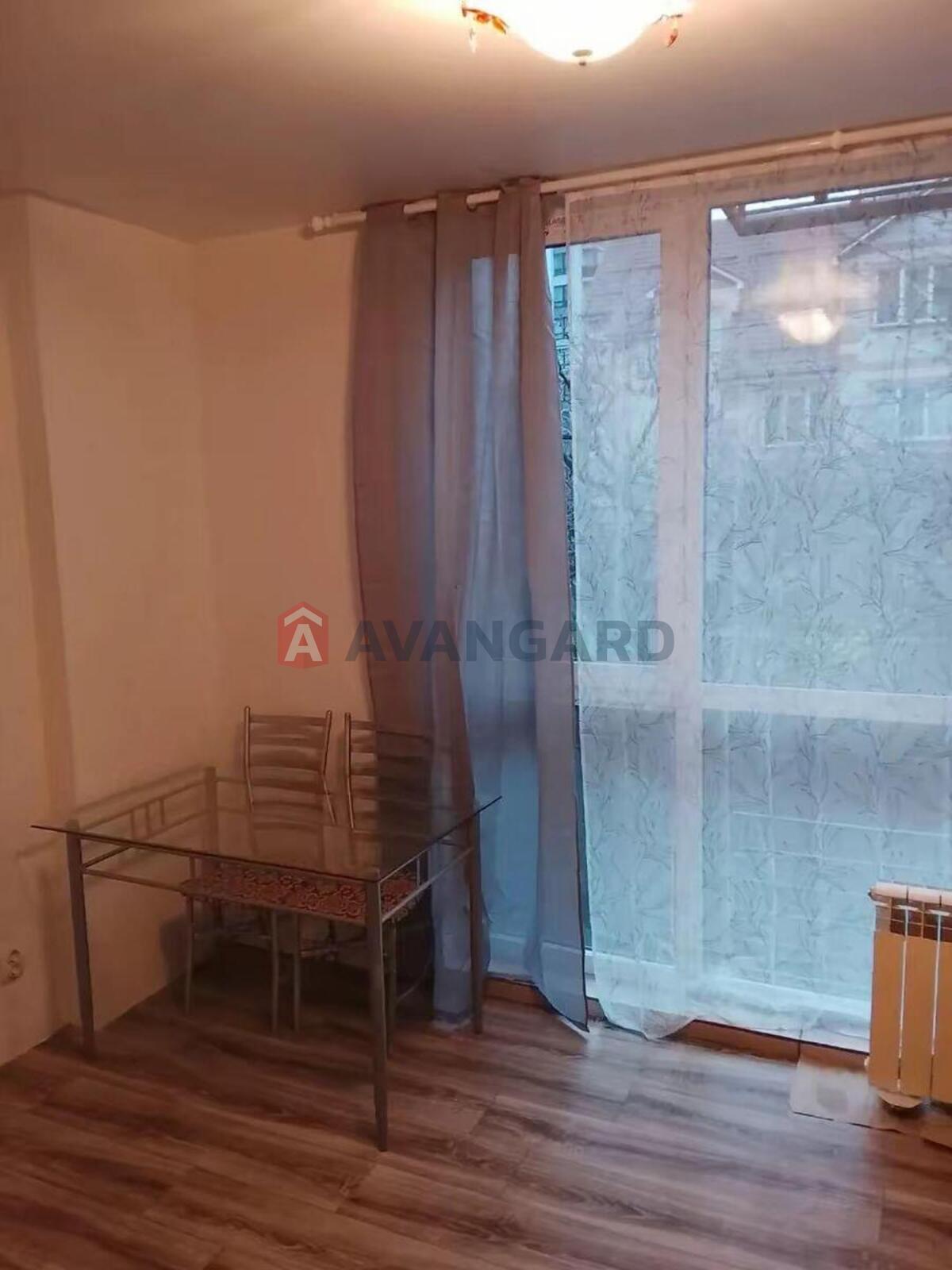 1 ��. ��������, 21/-/13 ��. �., 1/11 ������ ���� 8