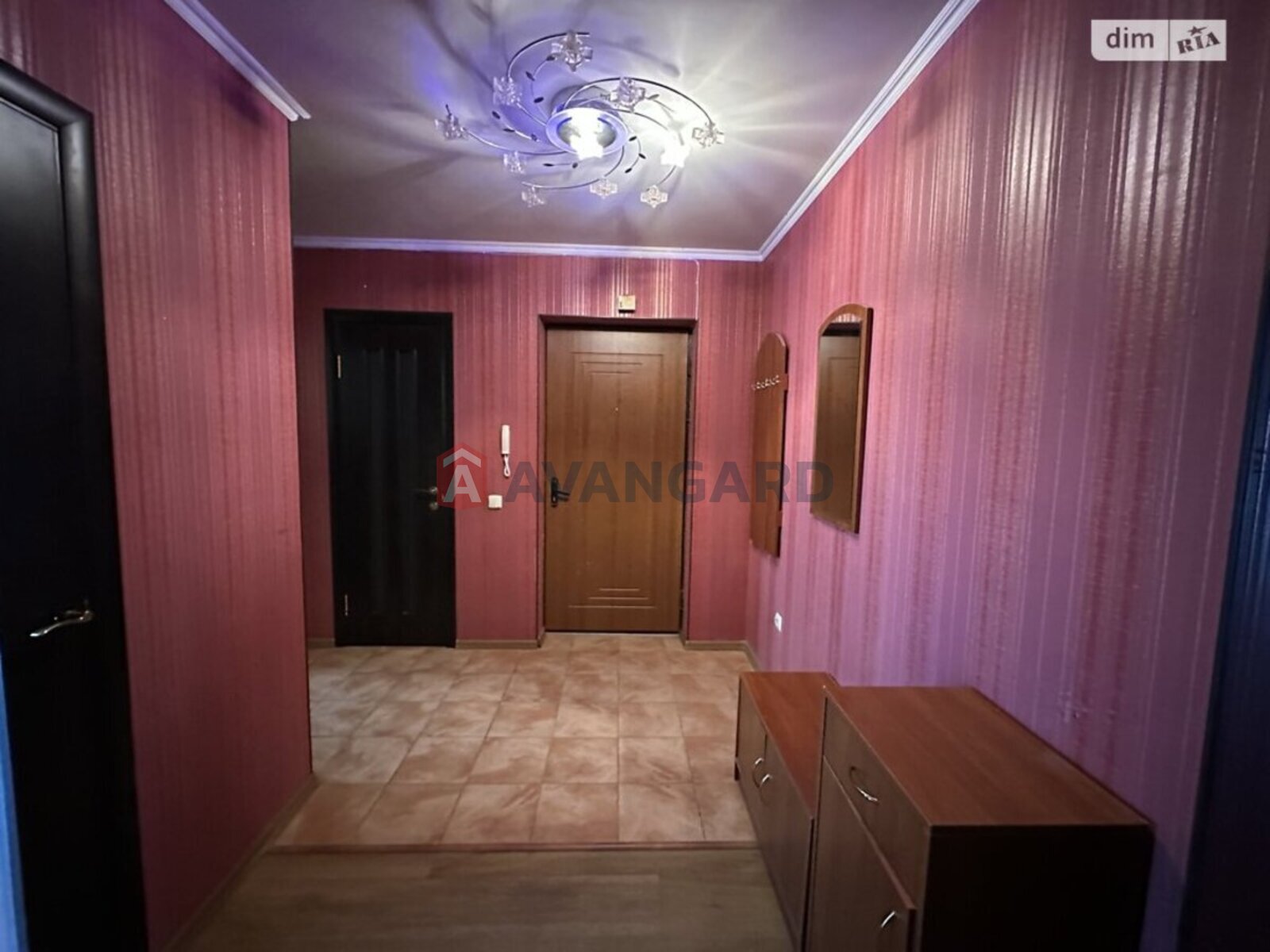 2 ����. ��������, 72/-/15 ��. �., 8/10 ���� ���� 9